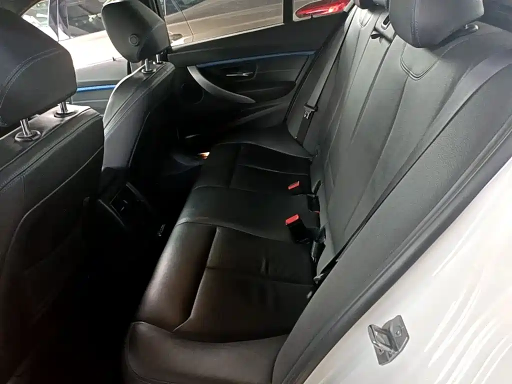 BMW 3 Series 2019 320i M Sport Package фото 17