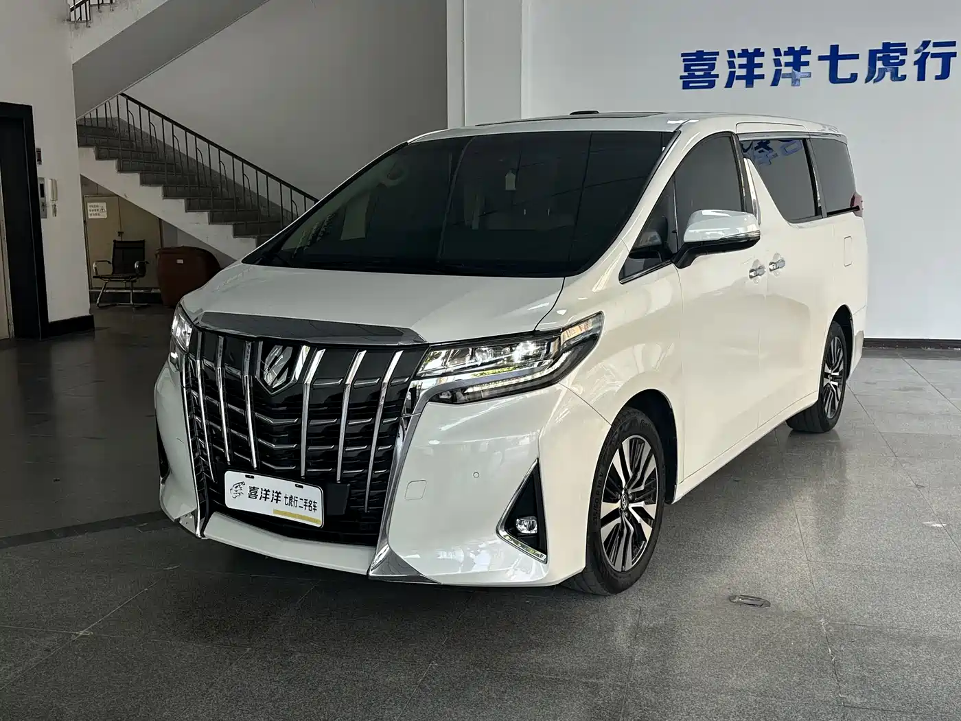 Toyota Alphard 2018 Facelift 3.5L Premium Edition фото 2