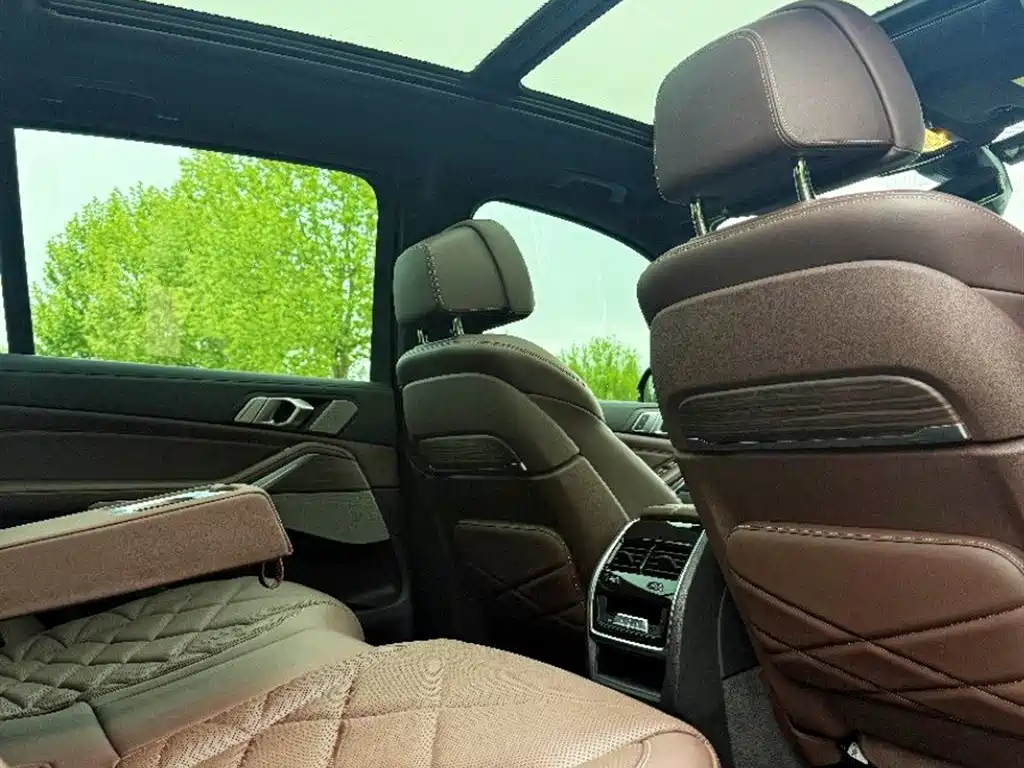 BMW X5 2022 Model xDrive 40Li M Sport Package фото 8
