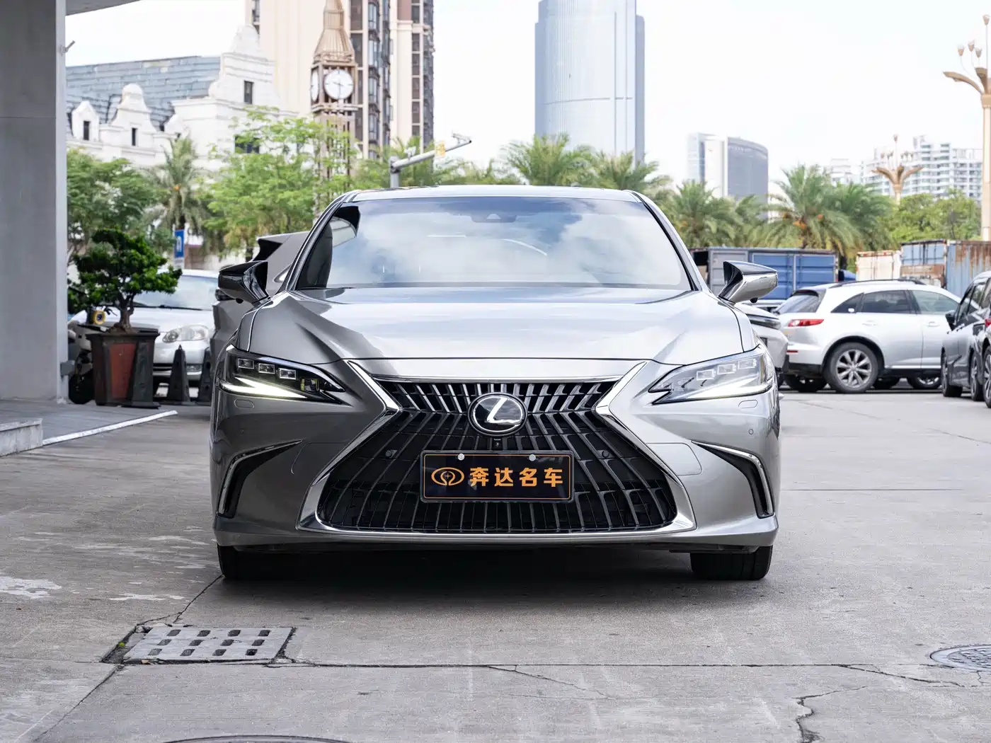 Lexus ES 2022 300h Ultimate Edition фото 2