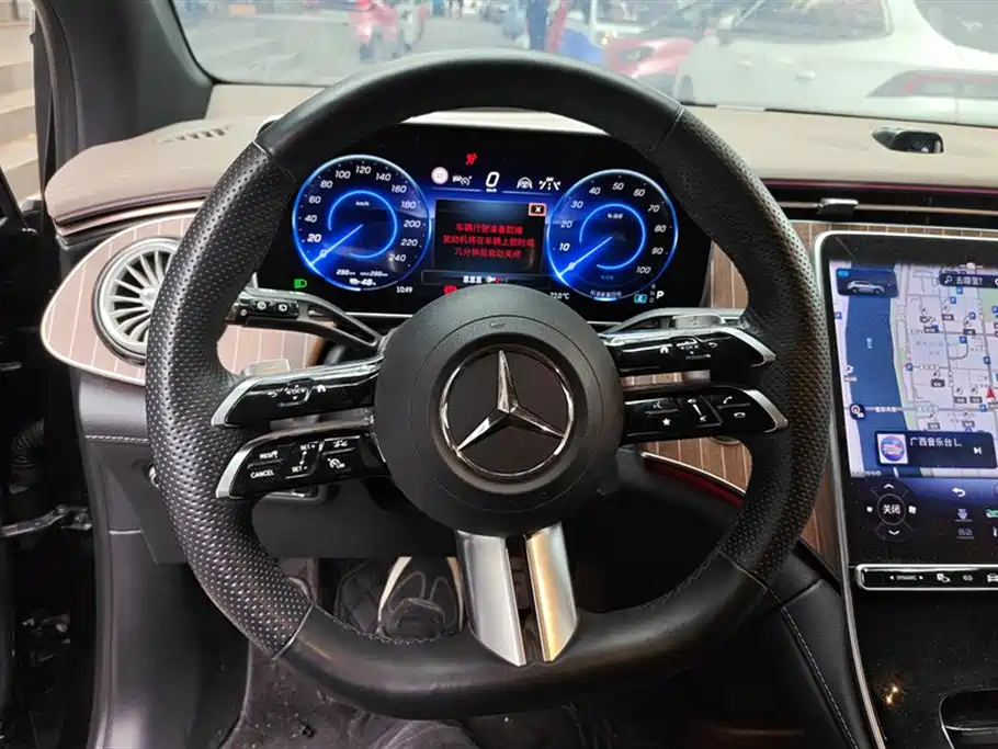 MERCEDES-BENZ EQE SUV