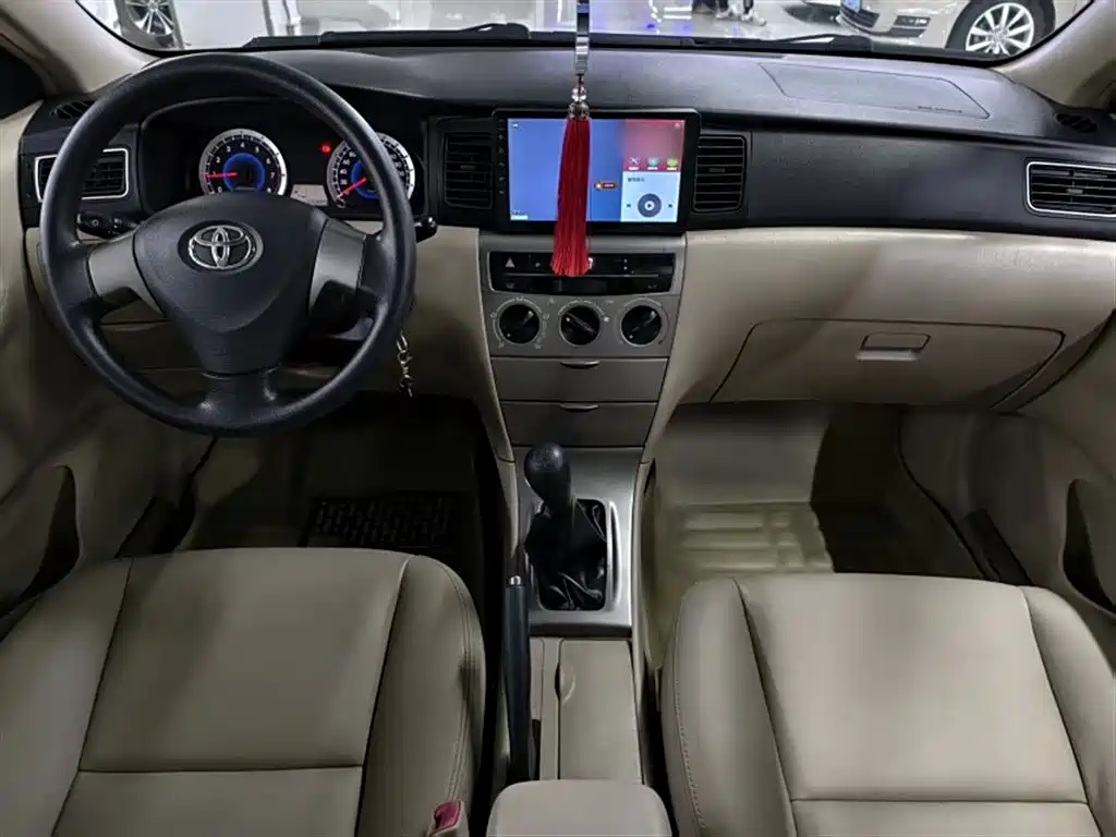 Toyota Corolla 2013 1.6L Manual Luxury Edition фото 9