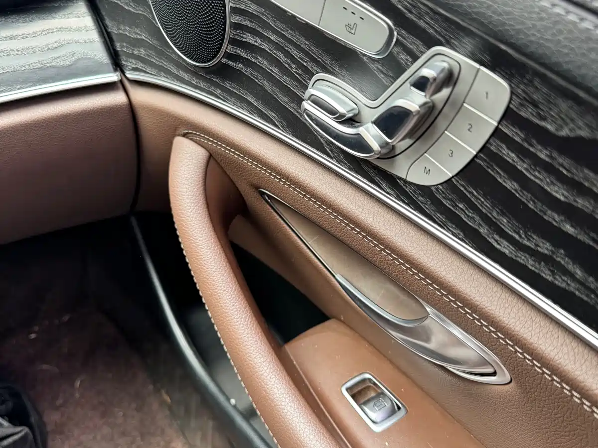 Mercedes-Benz E-Class 2017 E 300 L Sport Fashion фото 12
