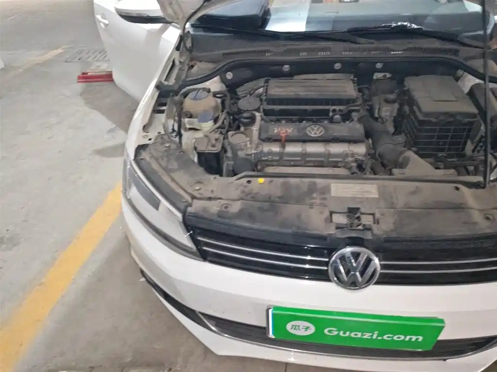 Volkswagen Sagitar 2014 Facelift 1.6L Automatic Leading Version фото 21