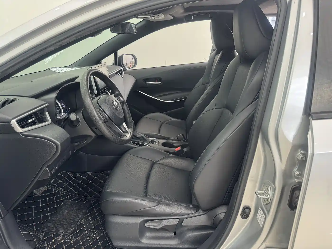 Toyota Levin 2021 185T CVT Luxury Edition фото 7