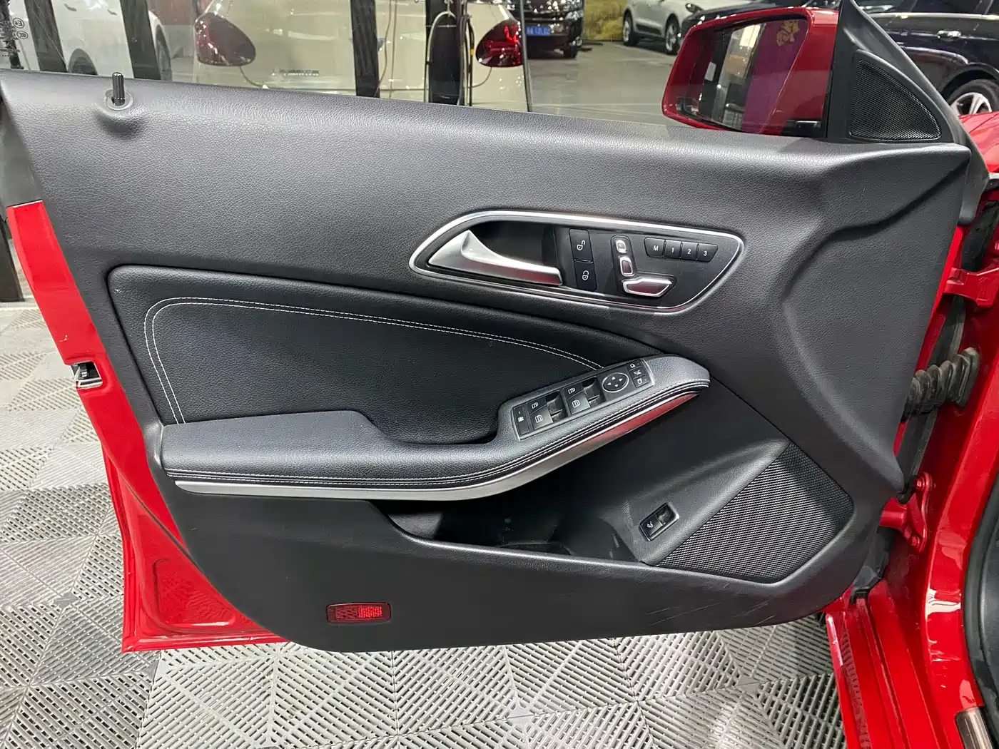 Mercedes-Benz CLA (Import) 2017 Facelift CLA 200 Style фото 15