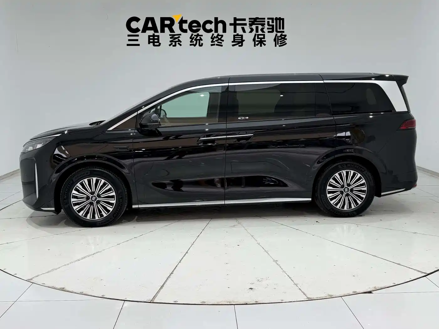 BYD Xia 2025 DM-i 1.5T 180km Surpass Edition фото 5