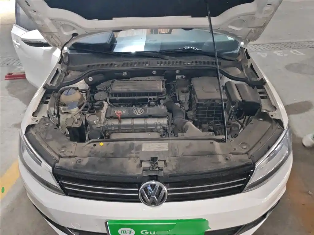 Volkswagen Sagitar 2014 Facelift 1.6L Automatic Leading Version фото 11