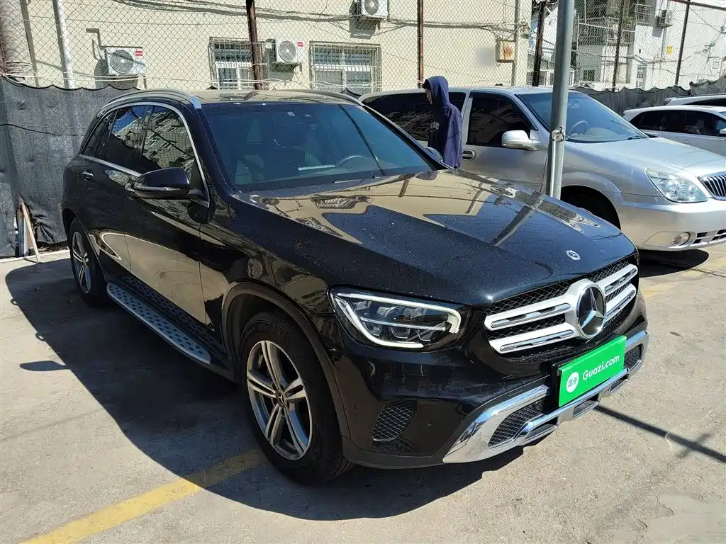 MERCEDES-BENZ GLC