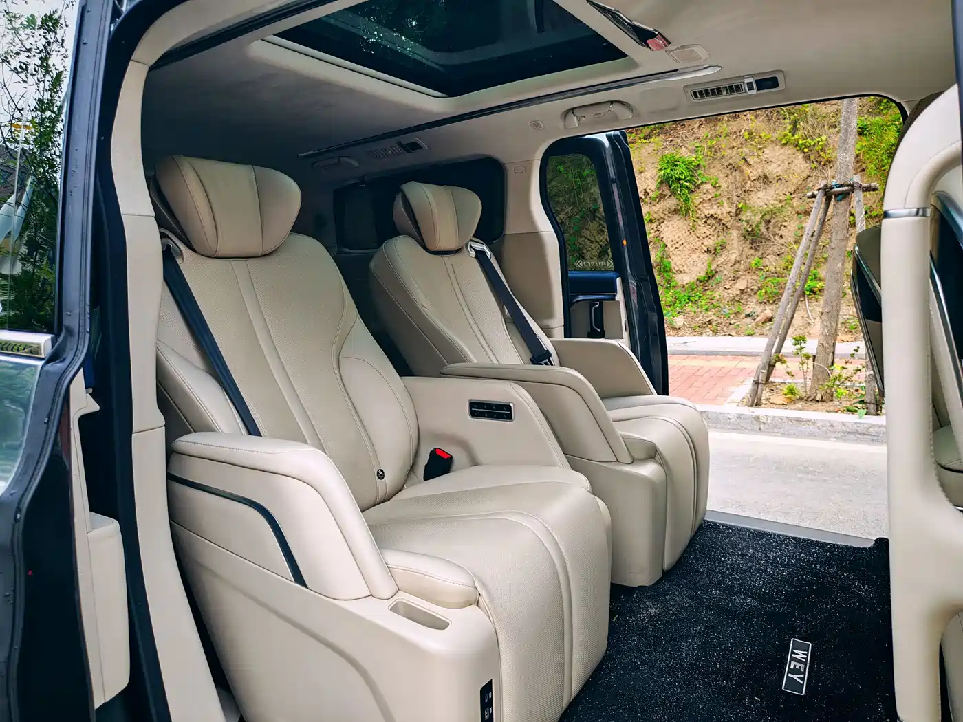 WEY Alpine 2024 2023 AWD Executive Long Wheelbase