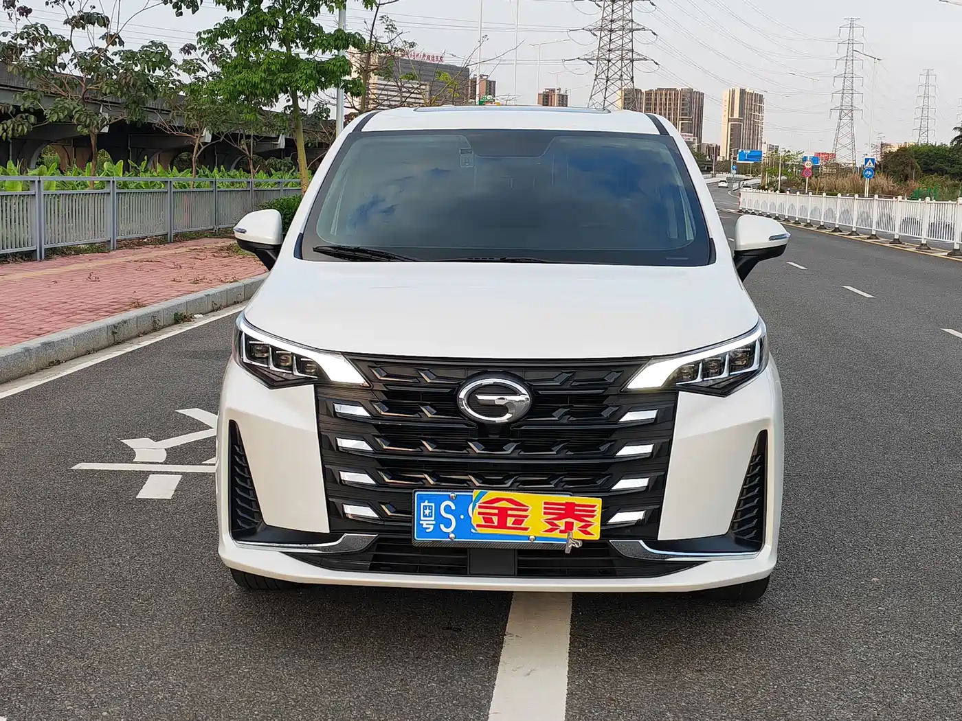GAC Trumpchi Trumpchi M6 2023 PRO 270T DCT Luxury Edition