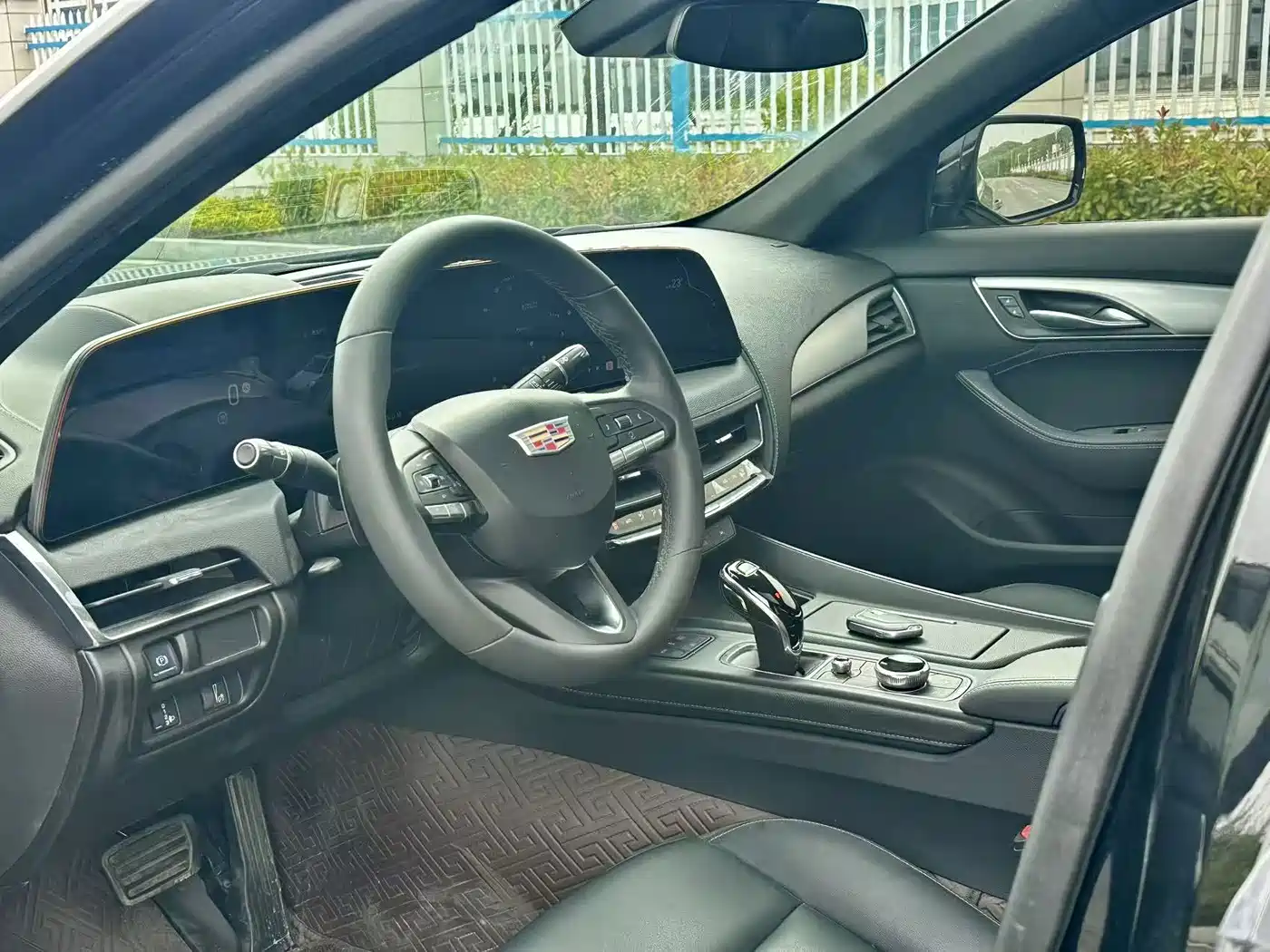 Фото 6 - Cadillac CT5