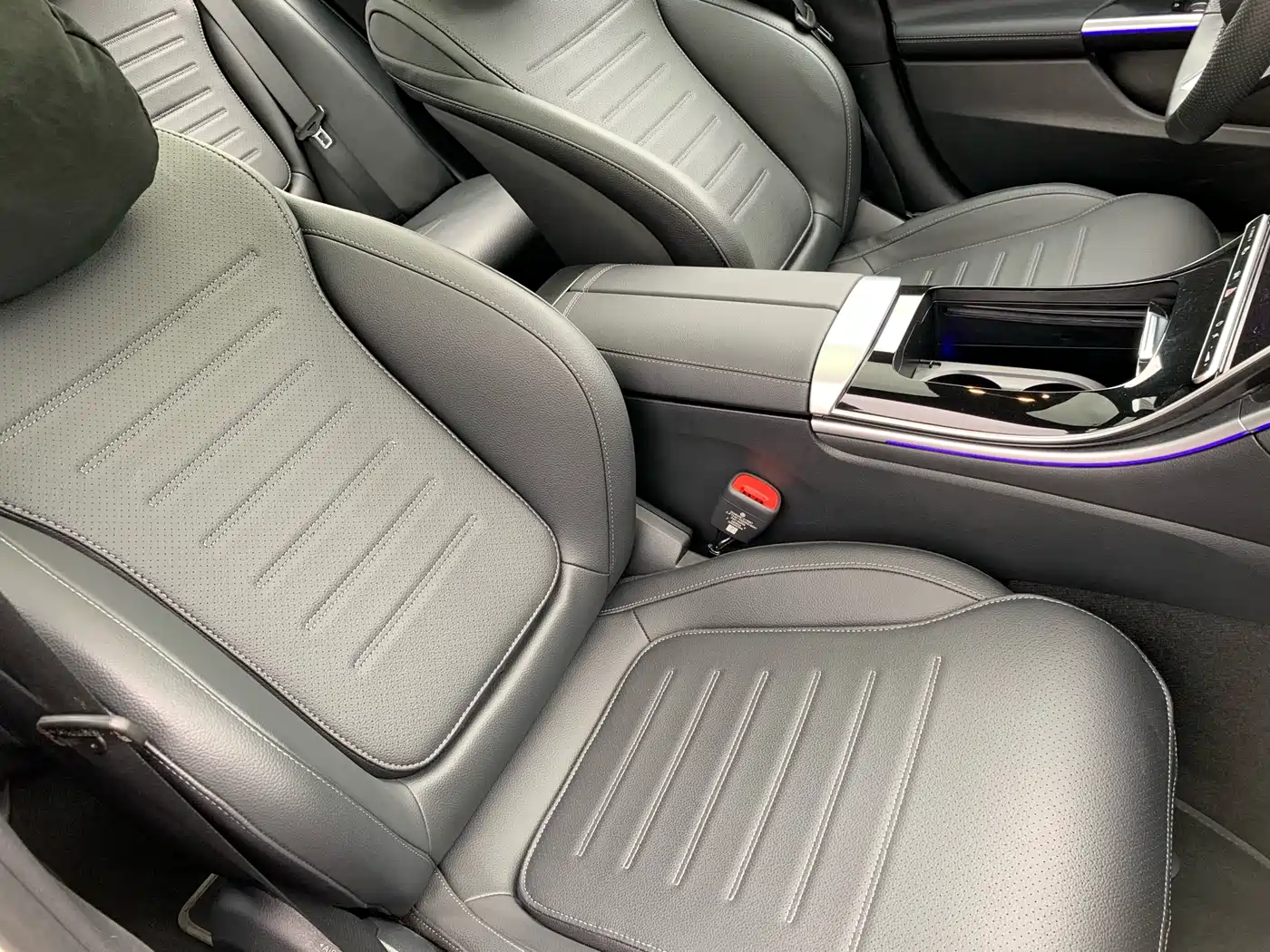 Mercedes-Benz C-Class 2025 C 260 L Night Sport Edition фото 26