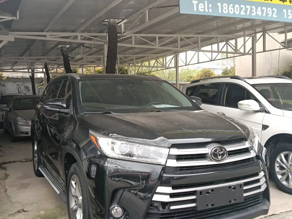 TOYOTA HIGHLANDER