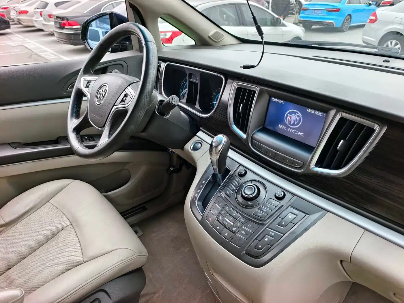 Buick GL8 2011 3.0L XT Luxury Business Flagship фото 17