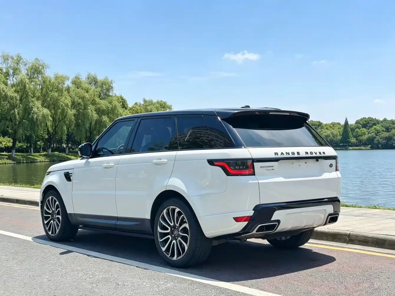 Land Rover Range Rover Sport 2016 3.0 SDV6 HSE фото 9