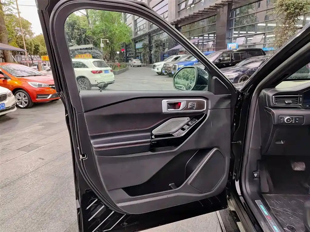 FORD EXPLORER