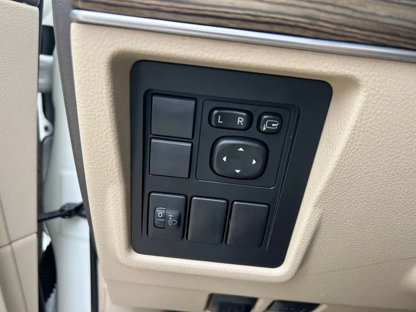 Toyota Prado (Import) 2019 2017 Base Model