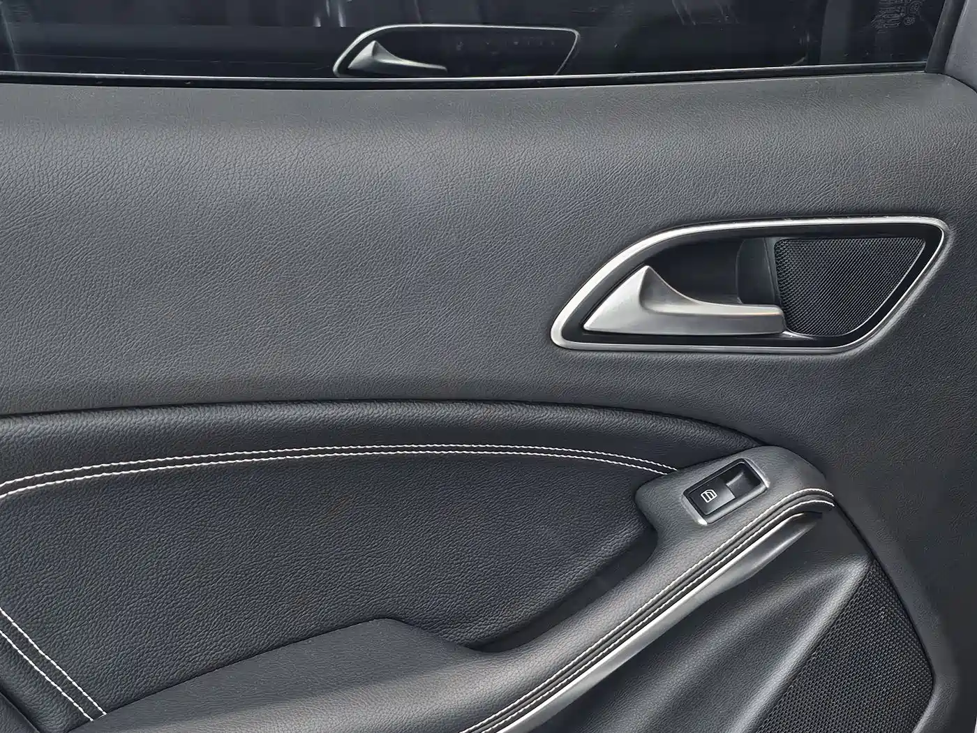 Mercedes-Benz GLA 2015 GLA 220 4MATIC Fashion Edition фото 15