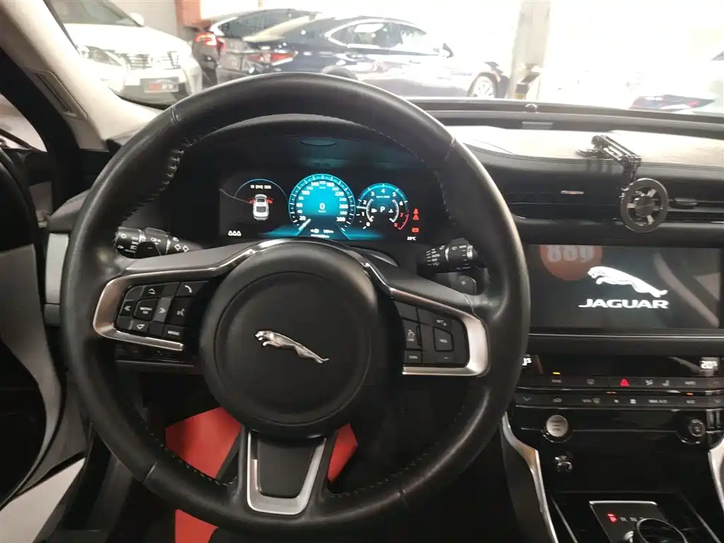 JAGUAR XFL
