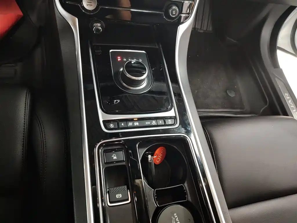 JAGUAR XFL