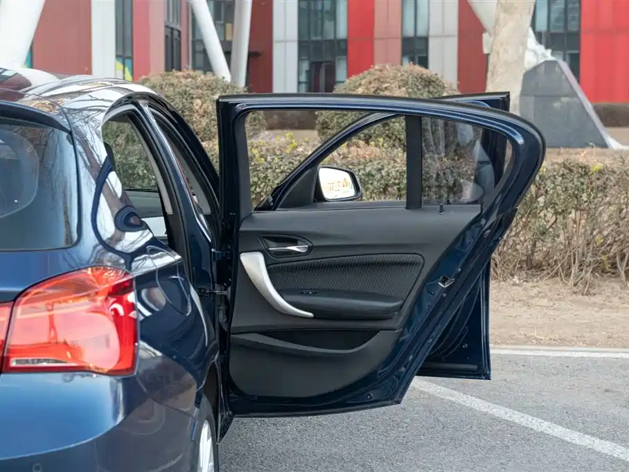 BMW 1 Series (Import) 2015 120i Leading фото 51