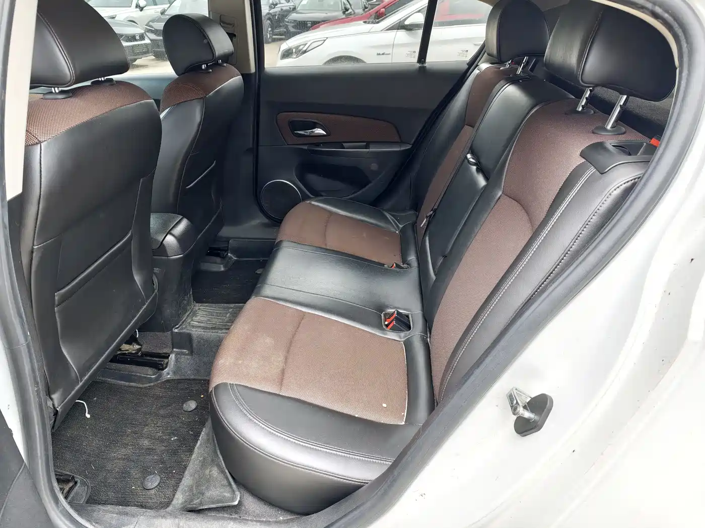 Chevrolet Cruze 2013 Hatchback 1.6L Automatic Luxury фото 9