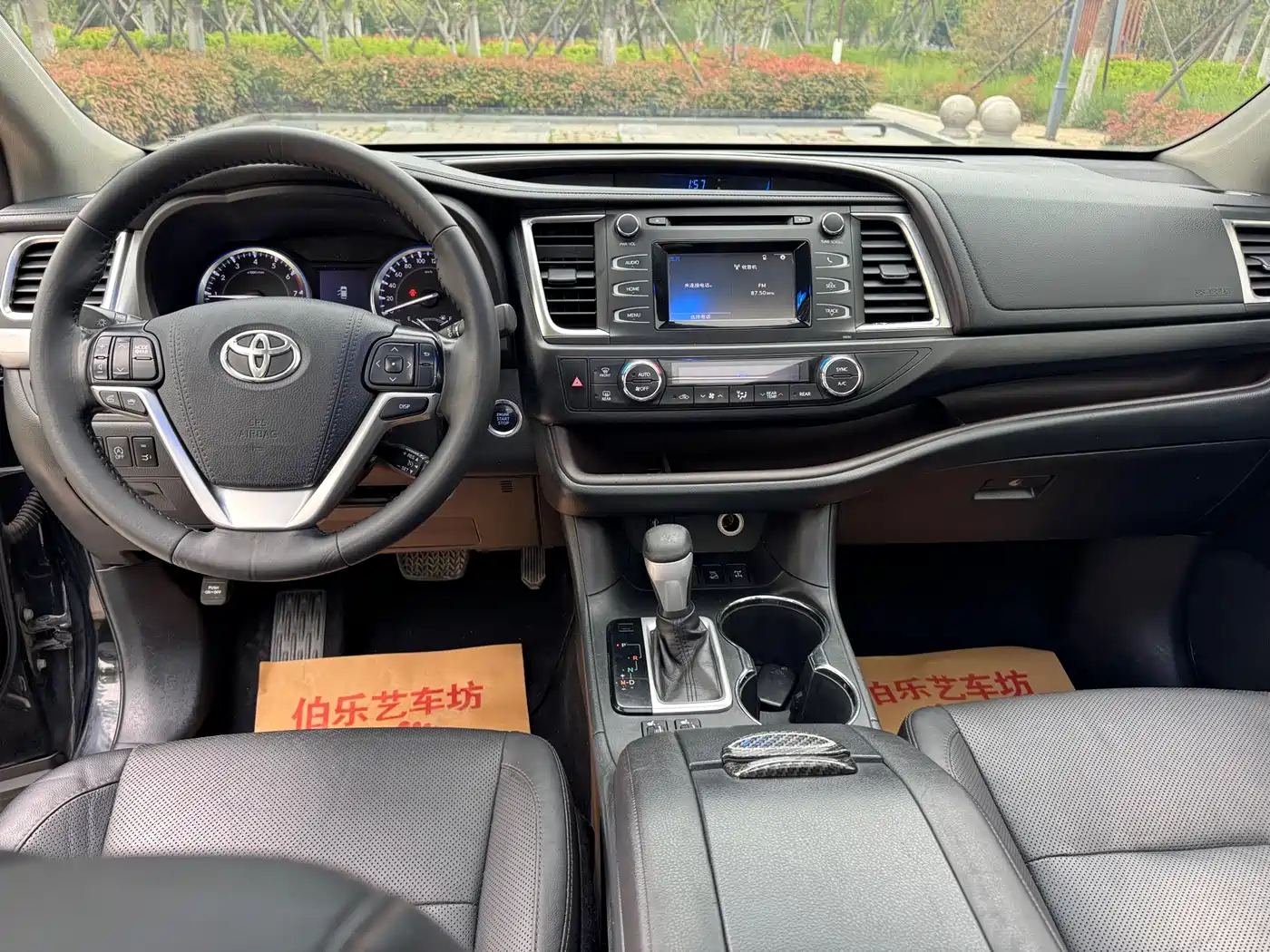 Toyota Highlander 2017 2.0T 4WD Gloss Black Limited Edition фото 6