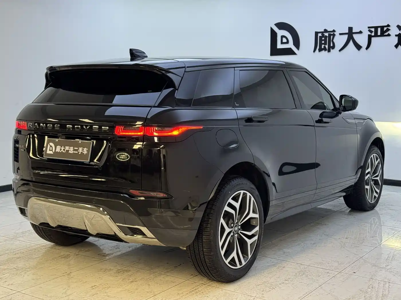 Land Rover Range Rover Evoque 2023 Range Rover Evoque L 249PS Luxury Edition фото 17