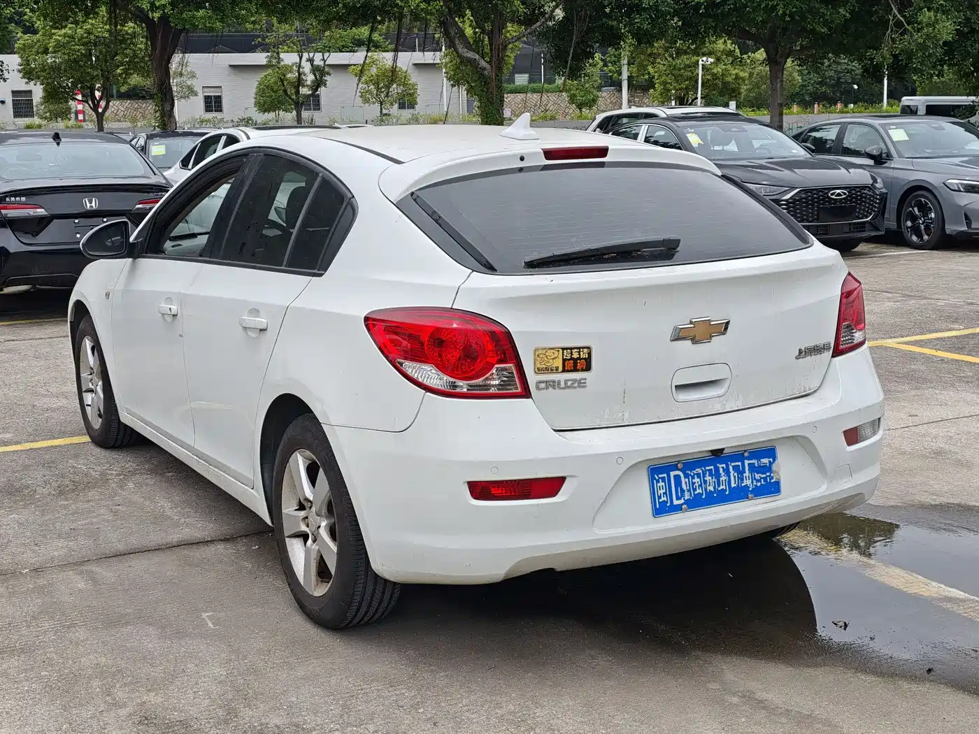 Chevrolet Cruze 2013 Hatchback 1.6L Automatic Luxury фото 6