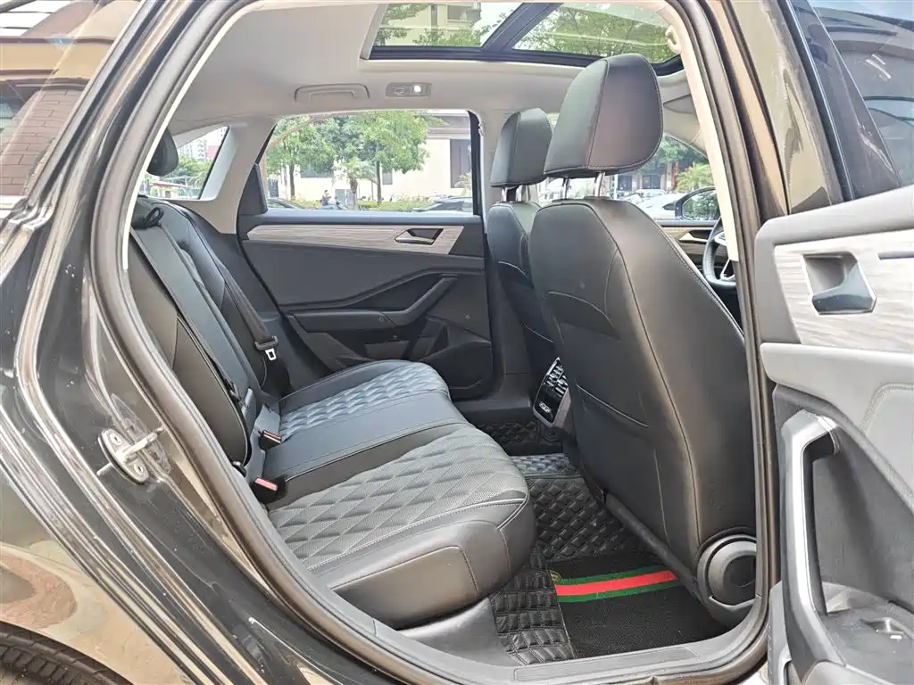 Volkswagen Sagitar 2023 300TSI DSG Surpassing Edition фото 11