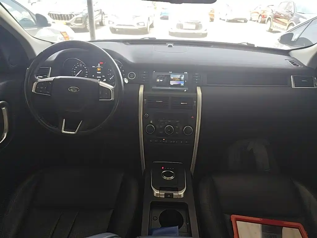 Land Rover Discovery Sport 2019 240PS SE Edition China VI фото 10