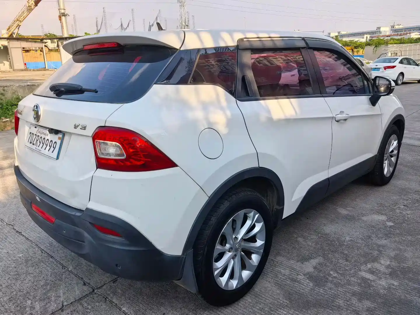 Фото 6 - Zhonghua V3