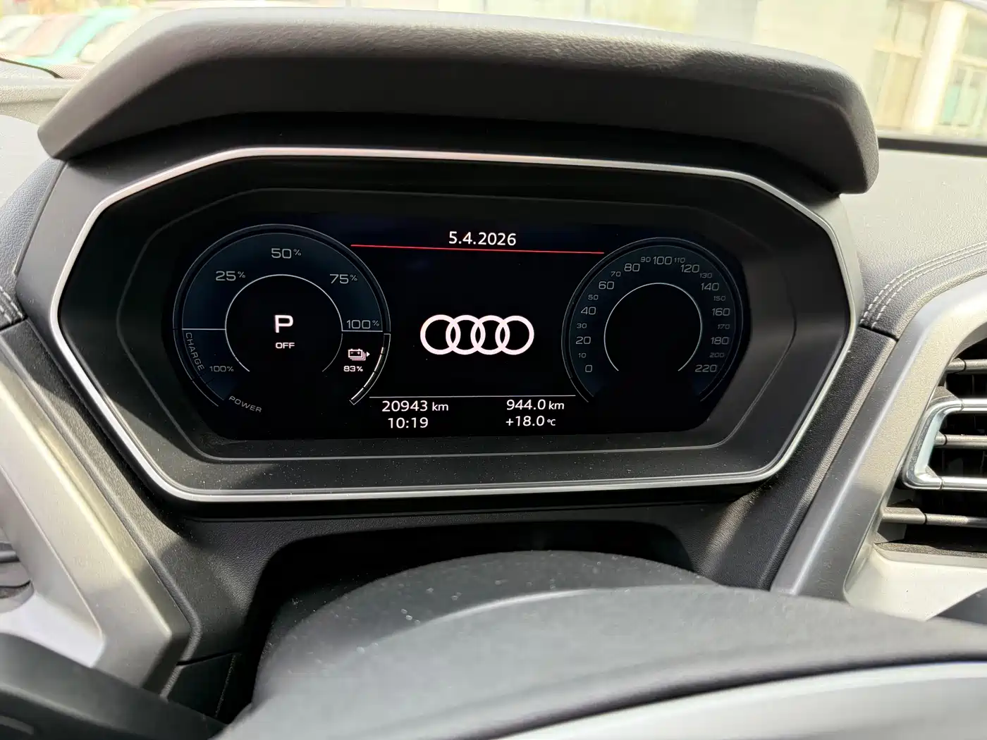 AUDI Q4 E TRON