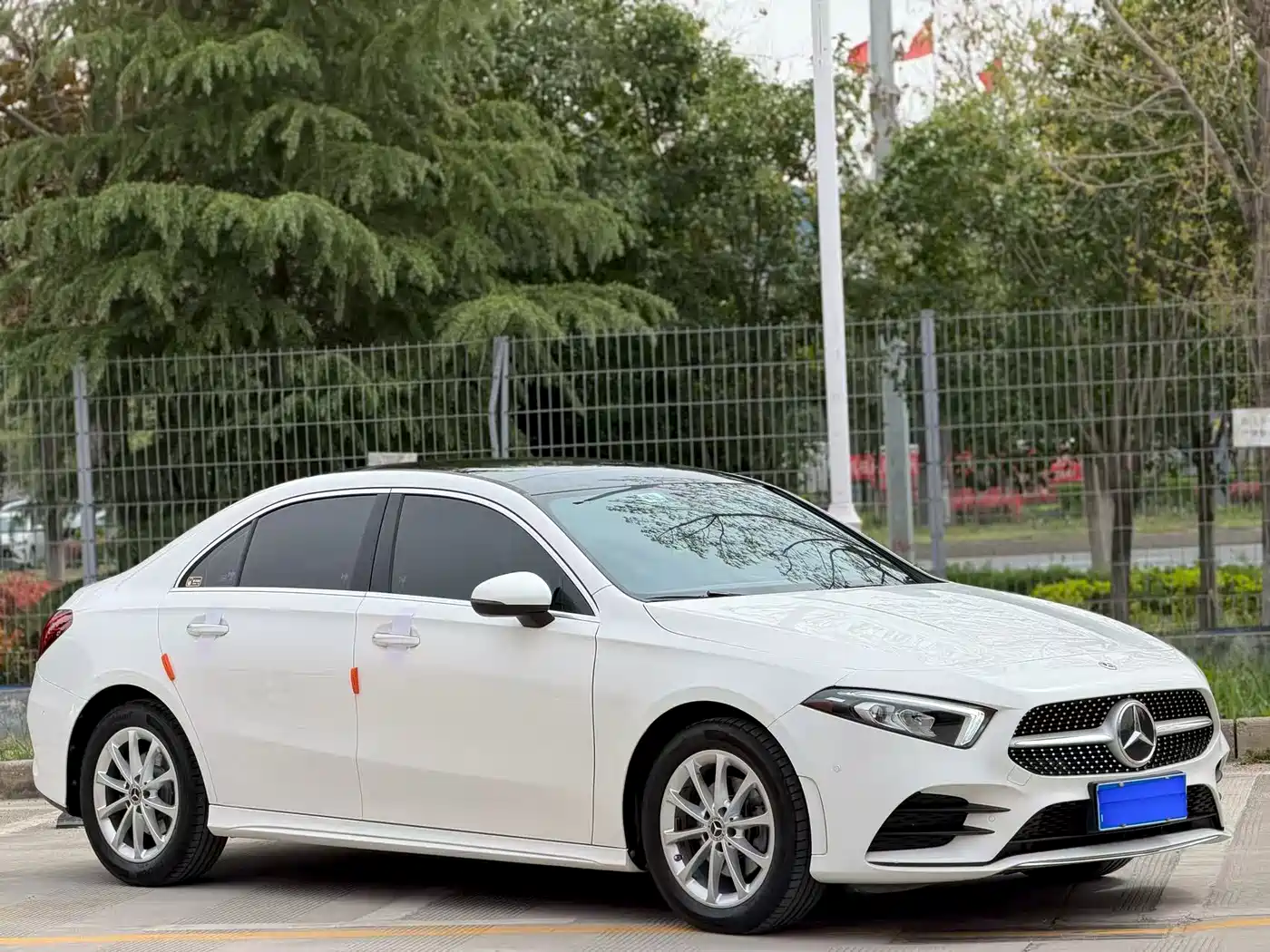 Mercedes-Benz A-Class 2021 A 200 L Sport Sedan Fashion Edition фото 3