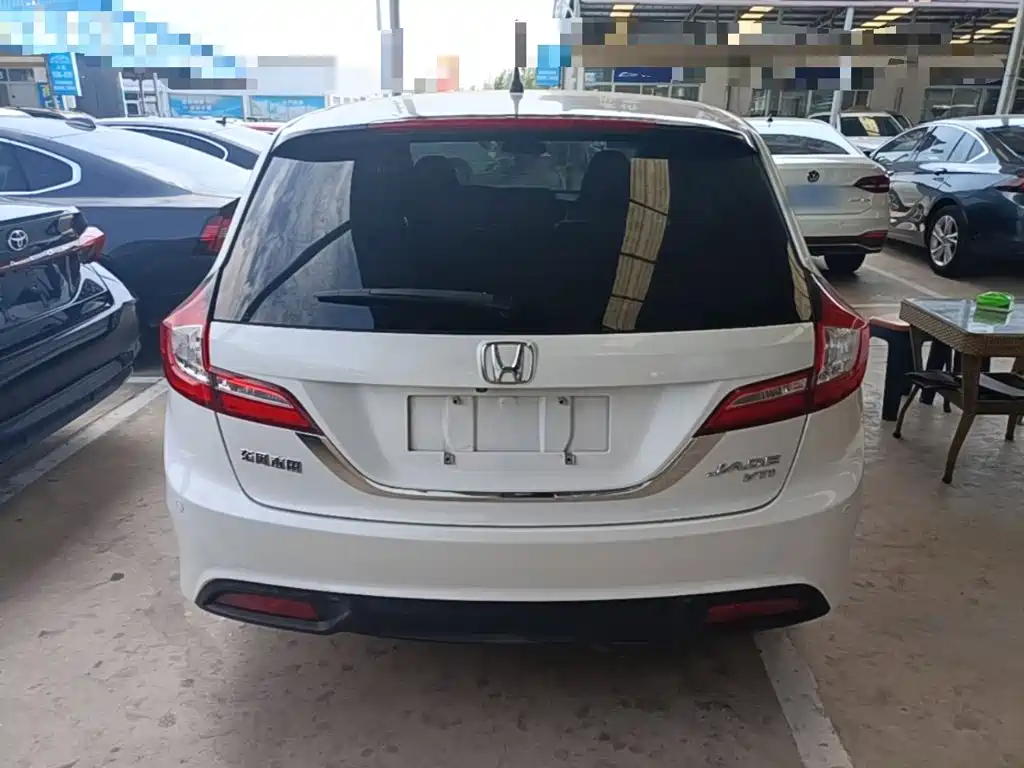 Honda Jade 2016 2016 1.8L CVT Luxury Version 5-seater