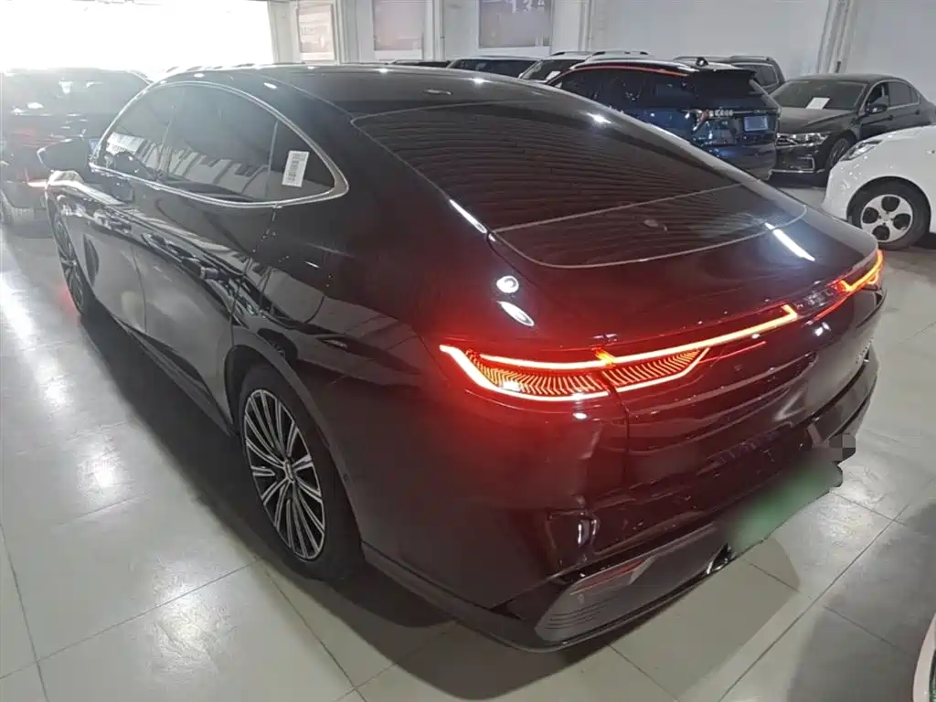 Geely Galaxy Galaxy Xingyao 8 2025 130km EM-P Starship Edition фото 5