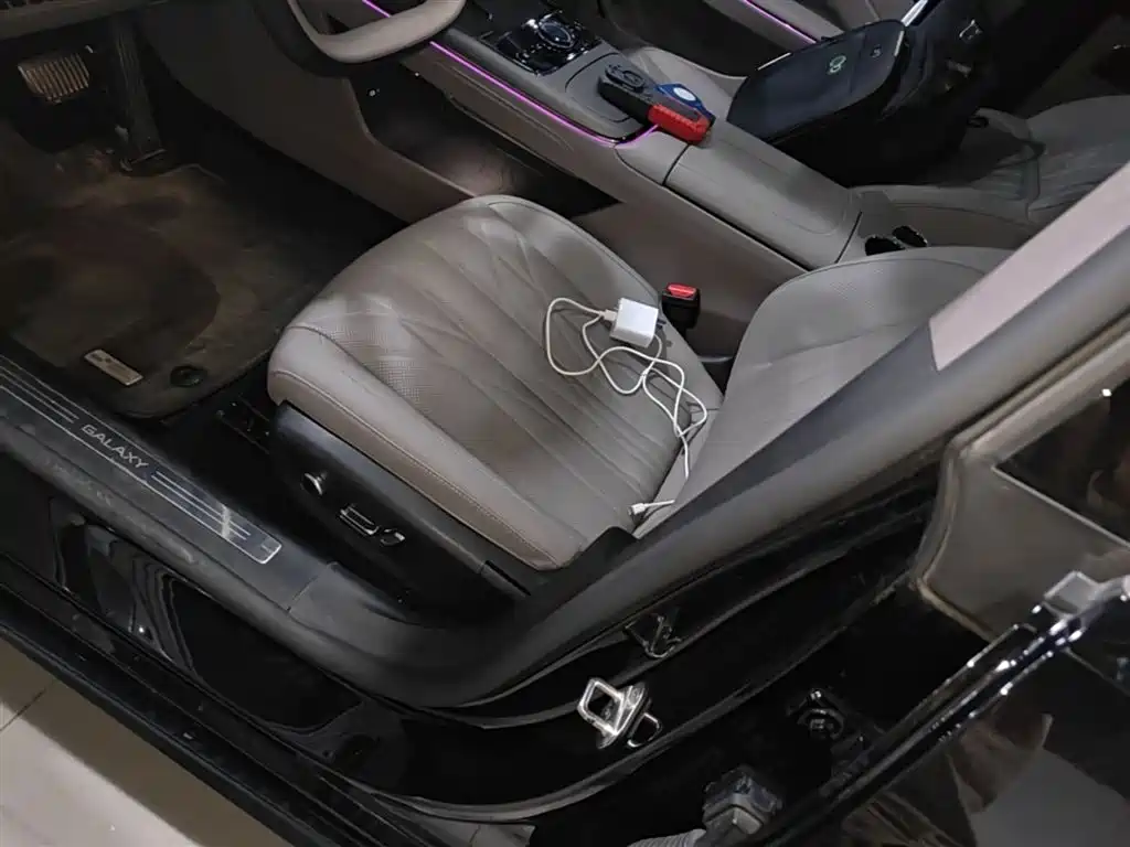 Geely Galaxy Galaxy Xingyao 8 2025 130km EM-P Starship Edition фото 15