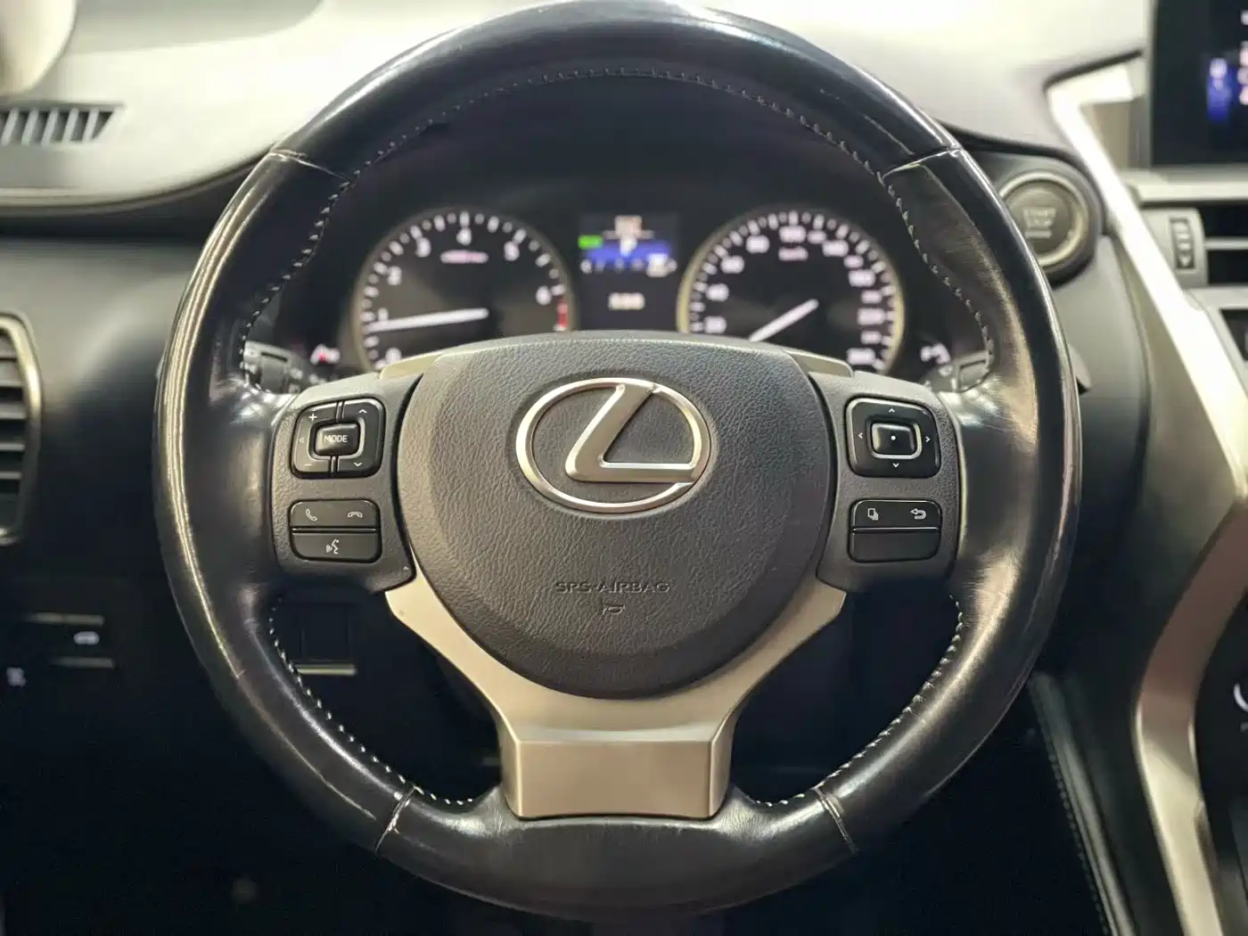 Lexus NX 2016 200 AWD F Sport фото 6