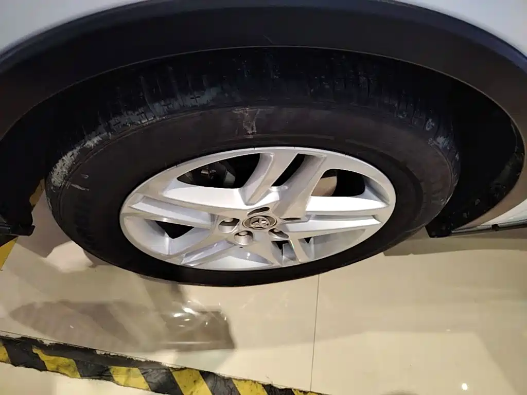Фото 23 - Toyota C-HR