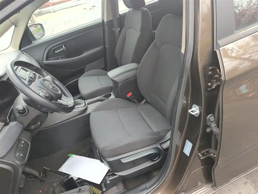 Kia Carens 2013 2.0L 5-seat Auto Standard (China V) фото 15