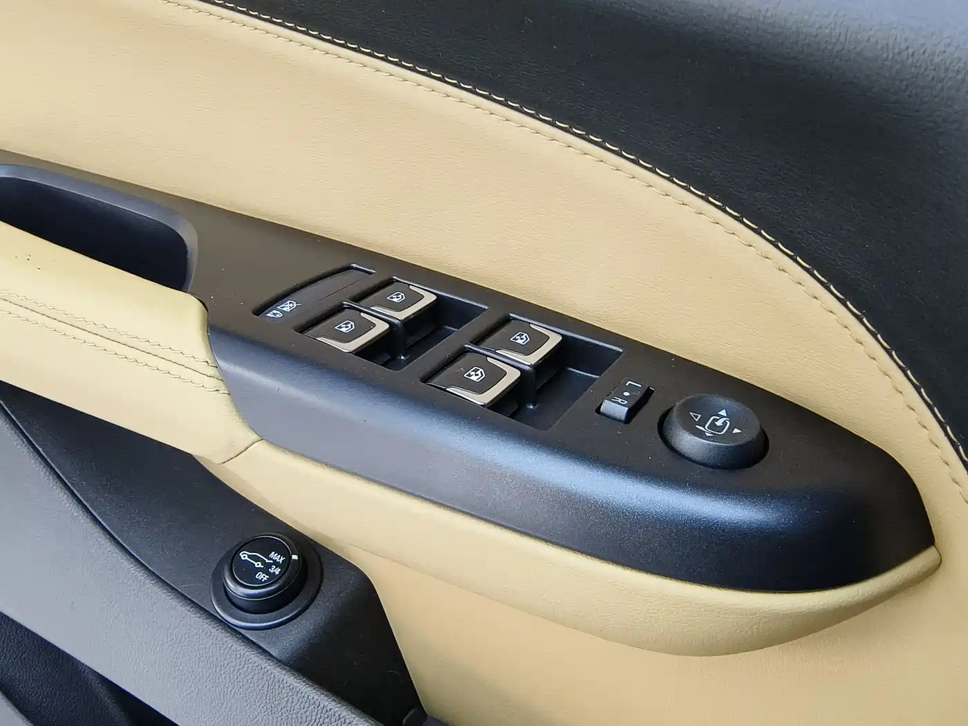 Cadillac SRX 2014 3.0L Flagship Model фото 14