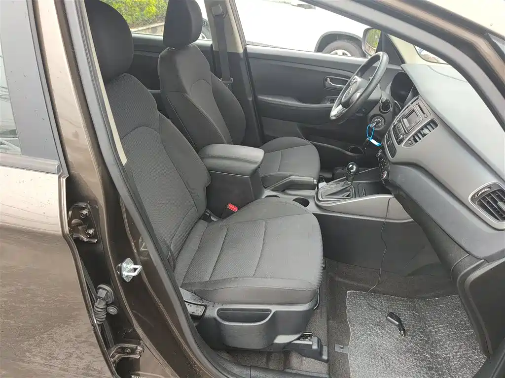 Kia Carens 2013 2.0L 5-seat Auto Standard (China V) фото 25