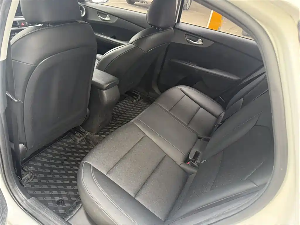 Kia K3 2020 1.5L CVT New Edge Sunroof Version фото 17