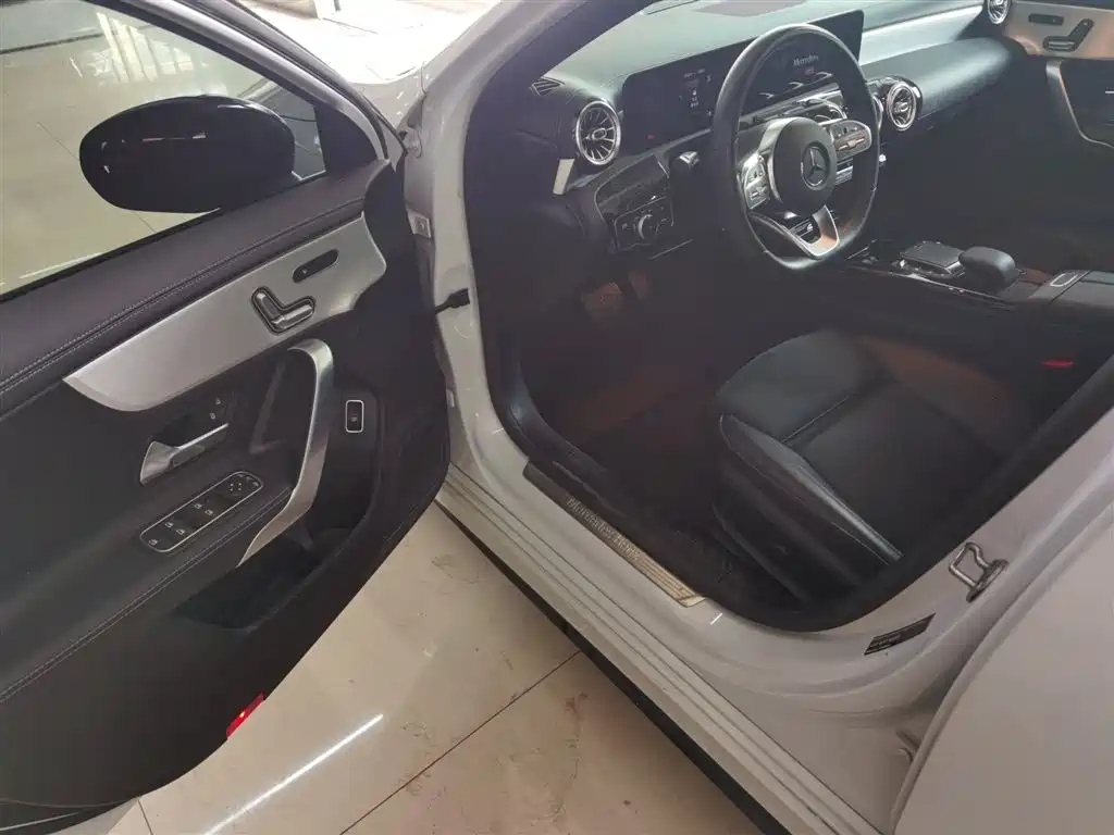 MERCEDES-BENZ CLASS A