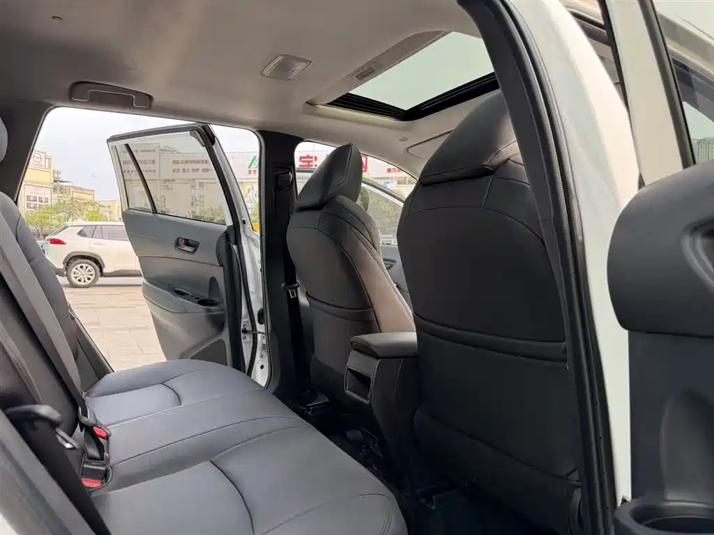 Toyota Frontlander 2023 2.0L CVT Leading Edition фото 19