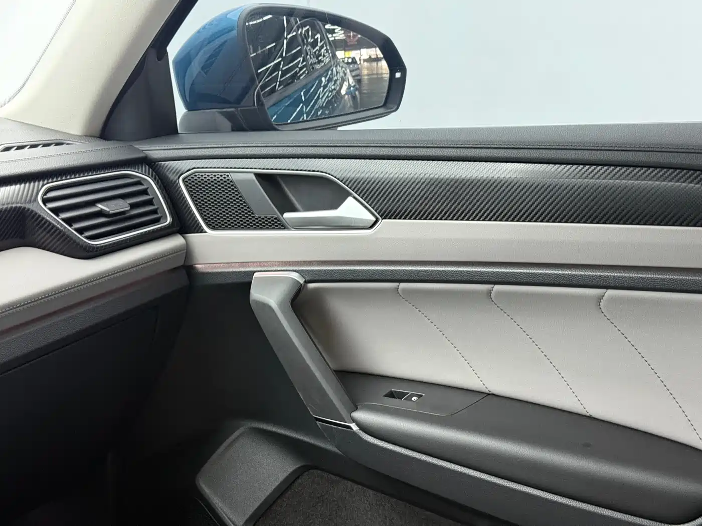 Volkswagen Tayron 2023 280TSI 2WD Luxury Plus Advanced Edition фото 10