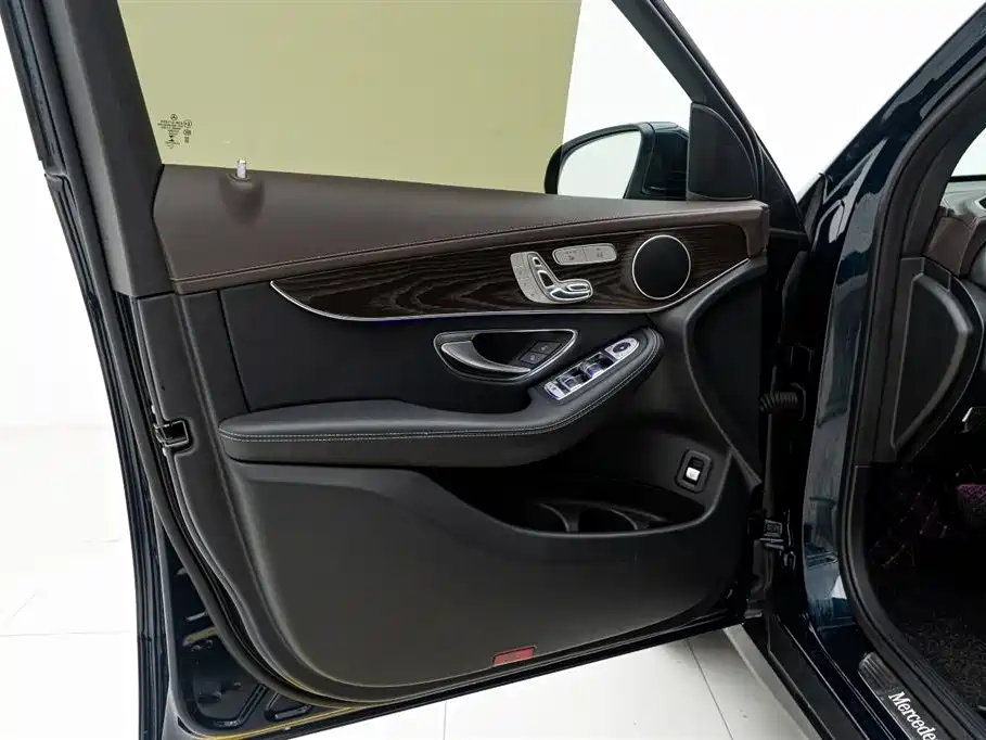 Mercedes-Benz GLC 2022 Model GLC 260 L 4MATIC Luxury Edition фото 18