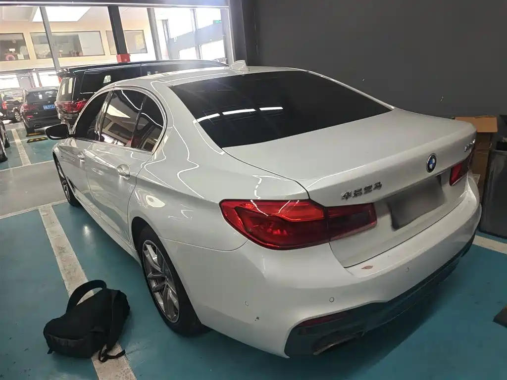 BMW 5 Series 2020 525Li M Sport Package фото 23