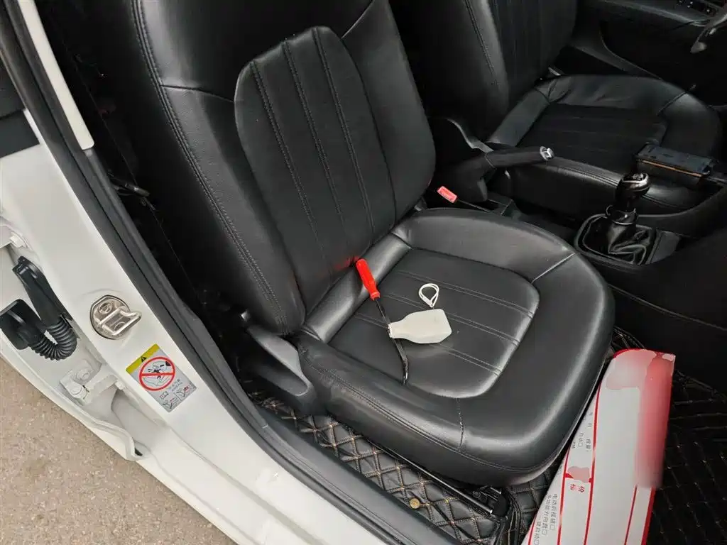 Škoda Rapid 2018 1.6L Manual Standard Edition фото 25